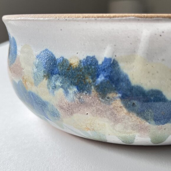 Handmade ceramic bowl with abstract painted flowers - Picture 2 of 10